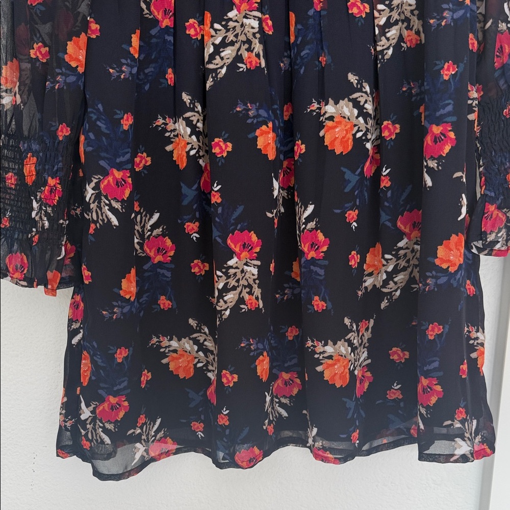 Chic Black Floral Long Sleeve Dress - Picture 6 of 8